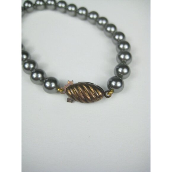 Vintage Imitation Gray Pearl Beaded Bracelet Brasstone Clasp - Picture 4 of 7